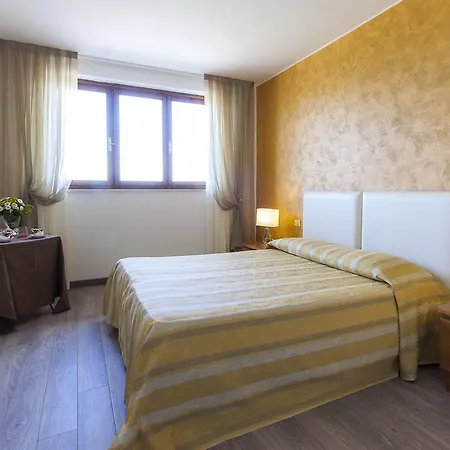 Soave Relais Castelcerino 3*