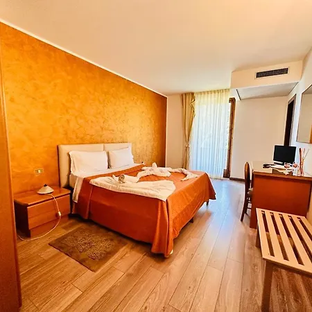 Soave Relais Castelcerino 3*