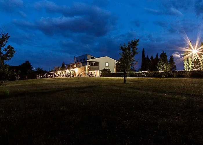 Soave Relais Castelcerino فندق سواف