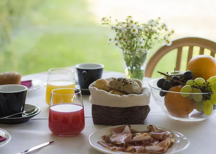 Soave Relais Castelcerino فندق