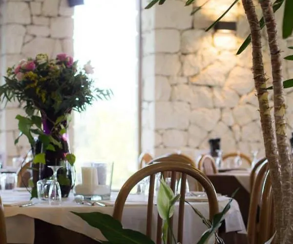 Soave Relais Castelcerino فندق