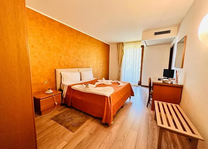 Soave Relais Castelcerino 3*